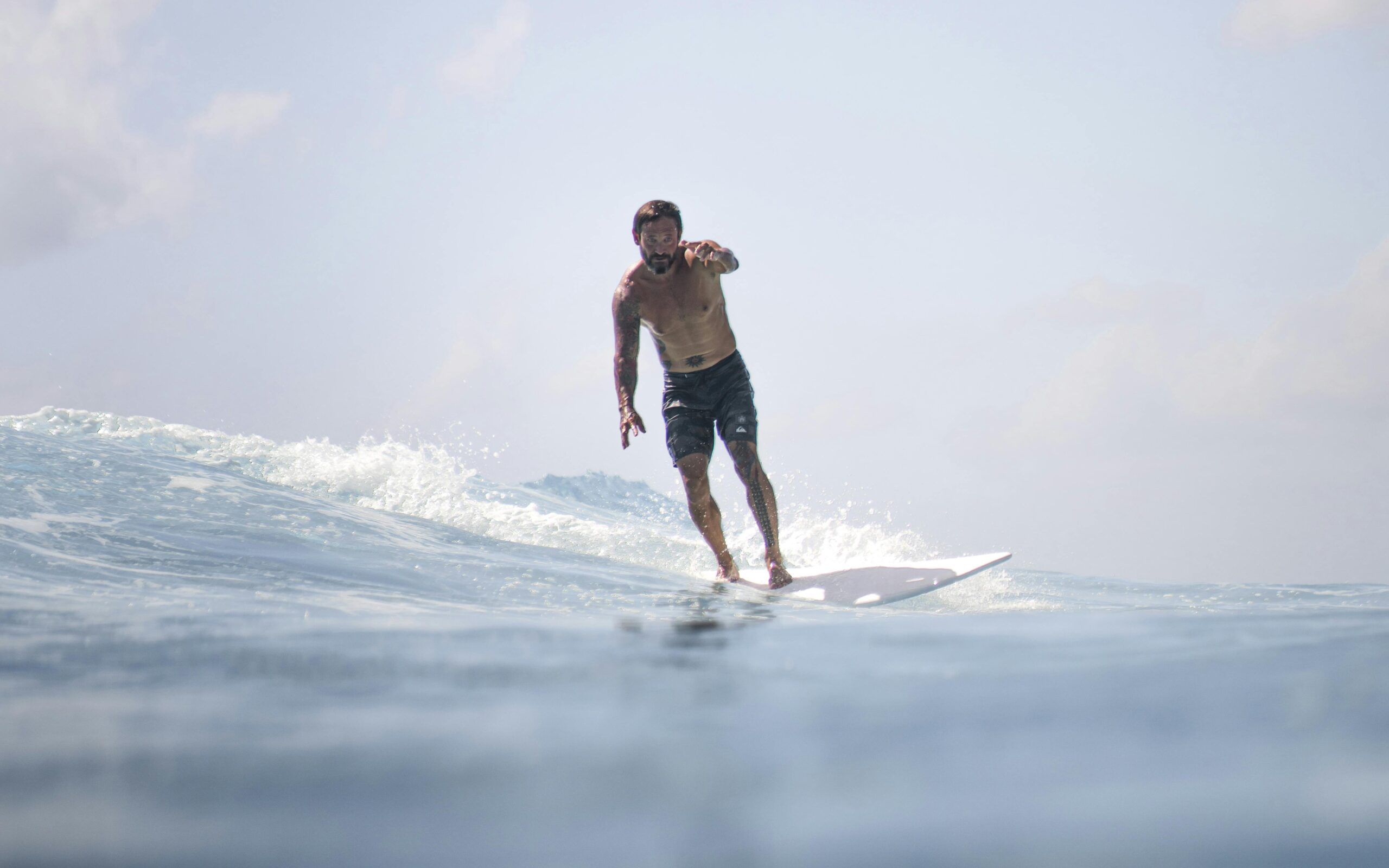 Where to Look While Turning on a Surfboard